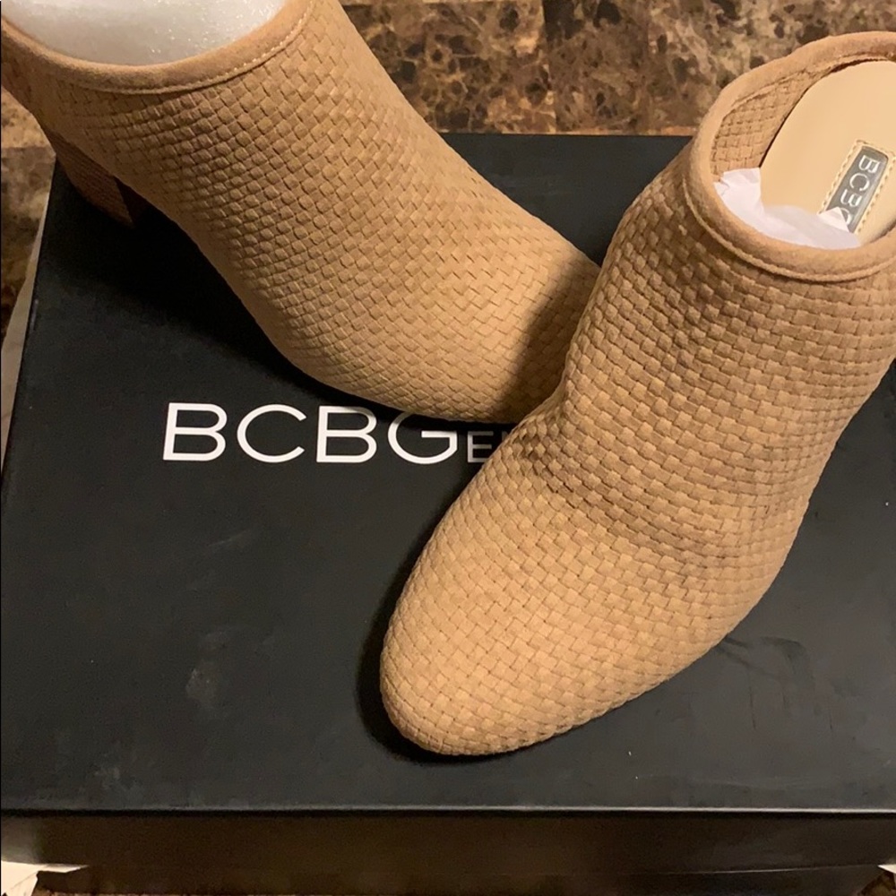 NEW! Mule shoes